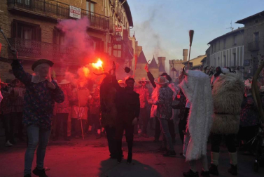 Galería de fotos del Carnaval celebrado el sábado 22 de febrero en Olite