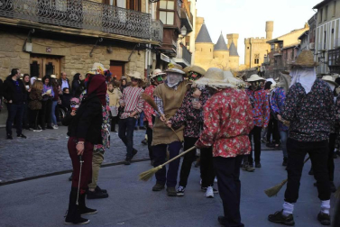 Galería de fotos del Carnaval celebrado el sábado 22 de febrero en Olite