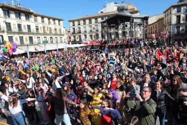 Galería de fotos del Carnaval celebrado el domingo 23 de febrero en Tudela