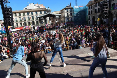 Galería de fotos del Carnaval celebrado el domingo 23 de febrero en Tudela
