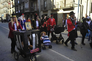 Galería de fotos del Carnaval celebrado el domingo 23 de febrero en Tafalla