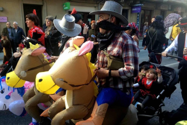 Galería de fotos del Carnaval celebrado el domingo 23 de febrero en Tafalla