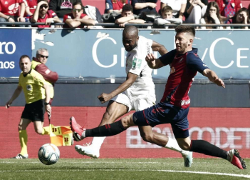 Imágenes del encuentro correspondiente a la Jornada 25 de LaLiga Santander disputado en el estadio de El Sadar.