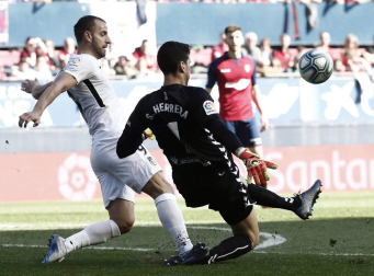 Imágenes del encuentro correspondiente a la Jornada 25 de LaLiga Santander disputado en el estadio de El Sadar.