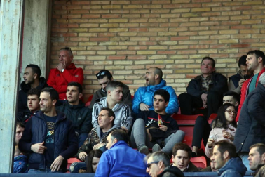 Galería de fotos de la afición congregada en El Sadar durante el partido Osasuna-Granada.
