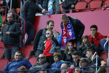 Galería de fotos de la afición congregada en El Sadar durante el partido Osasuna-Granada.
