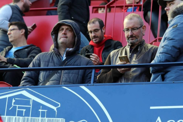 Galería de fotos de la afición congregada en El Sadar durante el partido Osasuna-Granada.
