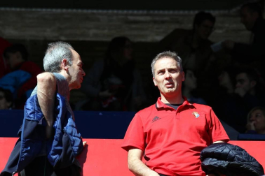 Galería de fotos de la afición congregada en El Sadar durante el partido Osasuna-Granada.