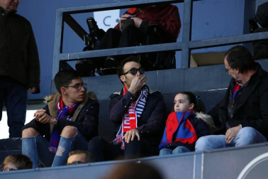 Galería de fotos de la afición congregada en El Sadar durante el partido Osasuna-Granada.