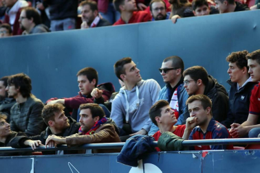 Galería de fotos de la afición congregada en El Sadar durante el partido Osasuna-Granada.