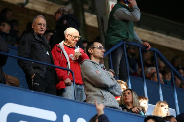 Galería de fotos de la afición congregada en El Sadar durante el partido Osasuna-Granada.