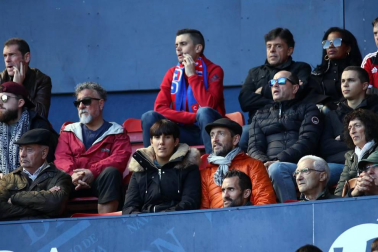 Galería de fotos de la afición congregada en El Sadar durante el partido Osasuna-Granada.