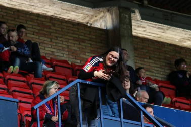 Galería de fotos de la afición congregada en El Sadar durante el partido Osasuna-Granada.