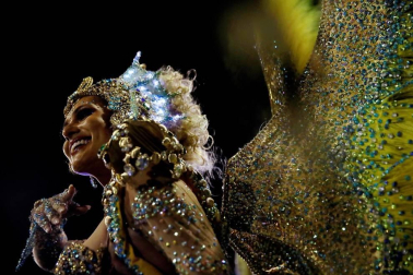 Los desfiles del Carnaval de Río abren con un llamamiento para salvar el medioambiente
