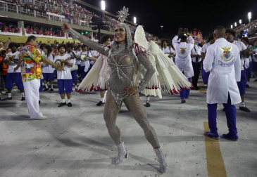 Los desfiles del Carnaval de Río abren con un llamamiento para salvar el medioambiente