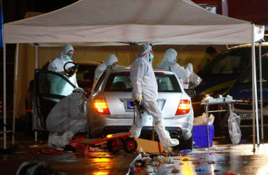 El conductor, un joven de 29 años que fue detenido en el lugar de los hechos, condujo a propósito su coche contra la multitud que participaba en un desfile de Carnaval