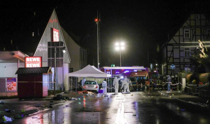 El conductor, un joven de 29 años que fue detenido en el lugar de los hechos, condujo a propósito su coche contra la multitud que participaba en un desfile de Carnaval