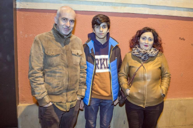 Quienes acudieron el pasado viernes, 21 de febrero, a la Sala Zentral de Pamplona tuvieron la oportunidad de conocer las canciones del nuevo disco de León Benavente. Su tercer álbum no dejó indiferente a los seguidores de este grupo de indie rock.