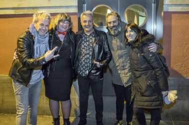 Quienes acudieron el pasado viernes, 21 de febrero, a la Sala Zentral de Pamplona tuvieron la oportunidad de conocer las canciones del nuevo disco de León Benavente. Su tercer álbum no dejó indiferente a los seguidores de este grupo de indie rock.