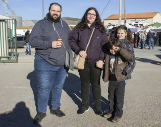 La tostada y el aceite celebraron su unión el pasado domingo 23 de febrero, Día de la Tostada y la Fiesta del Aceite de Navarra. Una cita que los 'sopicones', vecinos de Arróniz, esperaron con ganas para poder probar una rebanada de la hogaza más tierna bañada con el exquisito aceite de la última temporada.