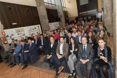 Más de un centenar de representantes de la sociedad ribera han asistido este jueves a la celebración de los 20 años de la Edición de La Ribera de Diario de Navarra, en un acto que ha tenido lugar en Tudela.