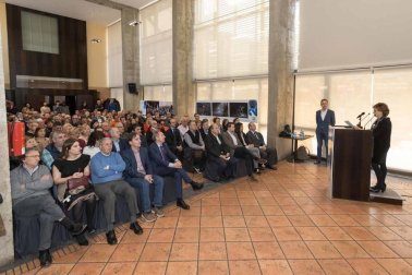 Más de un centenar de representantes de la sociedad ribera han asistido este jueves a la celebración de los 20 años de la Edición de La Ribera de Diario de Navarra, en un acto que ha tenido lugar en Tudela.
