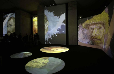 La Sala de la Muralla de Baluarte acoge desde este sábado una muestra multisensorial en la que cobrará vida la obra del artista holandés gracias a las imágenes, luces y sonidos que acompañarán al espectador en un viaje por las etapas pictóricas de Van Gogh.
