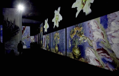 La Sala de la Muralla de Baluarte acoge desde este sábado una muestra multisensorial en la que cobrará vida la obra del artista holandés gracias a las imágenes, luces y sonidos que acompañarán al espectador en un viaje por las etapas pictóricas de Van Gogh.