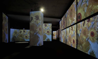 La Sala de la Muralla de Baluarte acoge desde este sábado una muestra multisensorial en la que cobrará vida la obra del artista holandés gracias a las imágenes, luces y sonidos que acompañarán al espectador en un viaje por las etapas pictóricas de Van Gogh.