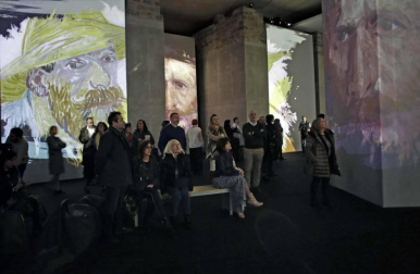 La Sala de la Muralla de Baluarte acoge desde este sábado una muestra multisensorial en la que cobrará vida la obra del artista holandés gracias a las imágenes, luces y sonidos que acompañarán al espectador en un viaje por las etapas pictóricas de Van Gogh.