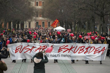 La marcha, con más de 5.000 asistentes según los organizadores y 3.000 según la delegación del Gobierno, había sido convocada por padres y madres de niños afectados.
