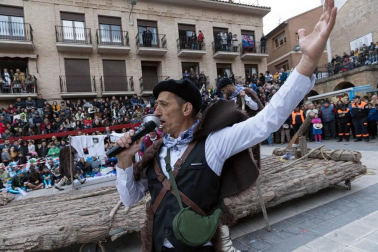 El desfile del concurso de disfraces contó con la participación de 16 grupos, 8 carrozas, 5 infantiles y 2 individuales
