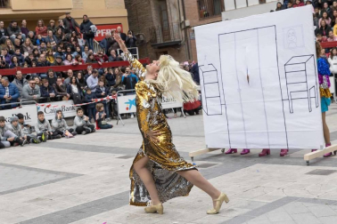 El desfile del concurso de disfraces contó con la participación de 16 grupos, 8 carrozas, 5 infantiles y 2 individuales