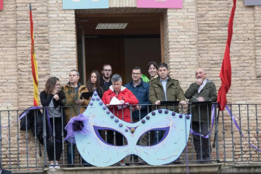 El desfile del concurso de disfraces contó con la participación de 16 grupos, 8 carrozas, 5 infantiles y 2 individuales