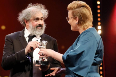 Fotografías de la alfombra roja y de la entrega de premios de la 70ª edición de la Berlinale, que ha otorgado el Oso de Oro a la película iraní 'There is no Evil'.
