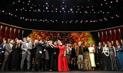 Fotografías de la alfombra roja y de la entrega de premios de la 70ª edición de la Berlinale, que ha otorgado el Oso de Oro a la película iraní 'There is no Evil'.