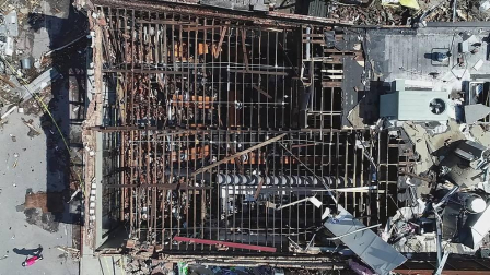 El azote de "devastadores" tornados deja al menos 25 muertos en EE UU