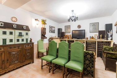 Se vende chalet a 10 minutos de Pamplona, cercano a Itaroa con todos los servicios y transporte público cada 20 min.