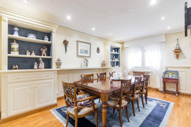 Se vende chalet a 10 minutos de Pamplona, cercano a Itaroa con todos los servicios y transporte público cada 20 min.