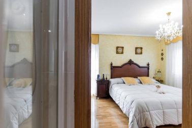 Se vende chalet a 10 minutos de Pamplona, cercano a Itaroa con todos los servicios y transporte público cada 20 min.