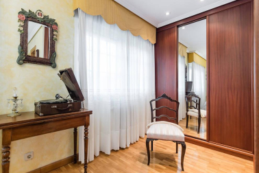 Se vende chalet a 10 minutos de Pamplona, cercano a Itaroa con todos los servicios y transporte público cada 20 min.