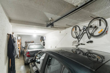 Se vende chalet a 10 minutos de Pamplona, cercano a Itaroa con todos los servicios y transporte público cada 20 min.