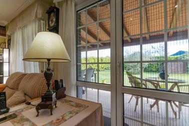 Se vende chalet a 10 minutos de Pamplona, cercano a Itaroa con todos los servicios y transporte público cada 20 min.