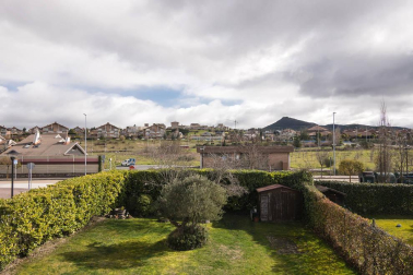 Se vende chalet a 10 minutos de Pamplona, cercano a Itaroa con todos los servicios y transporte público cada 20 min.
