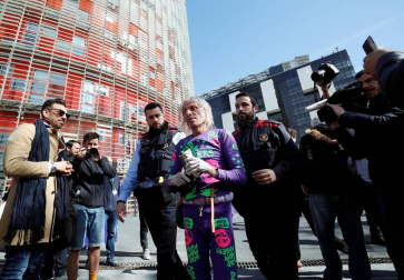 La acción le comportará otra denuncia administrativa por parte de los Mossos d'Esquadra