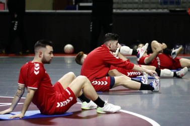 Imágenes del Osasuna Magna durante el entrenamiento en Málaga, donde jugará la Copa de España.