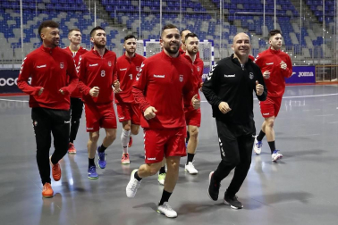 Imágenes del Osasuna Magna durante el entrenamiento en Málaga, donde jugará la Copa de España.
