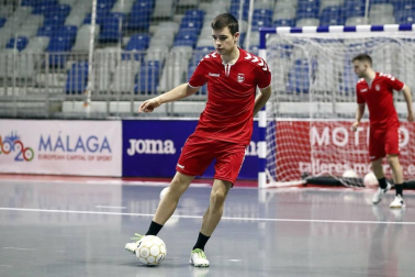 Imágenes del Osasuna Magna durante el entrenamiento en Málaga, donde jugará la Copa de España.