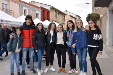 El pasado sábado 29 de febrero Cabanillas sacó a la calle dos de sus mayores tesoros verdes para celebrar el I Día de la Acelga y la Borraja 2020. Organizada por el Consorcio EDER, la jornada contó con exposiciones, degustaciones variadas, venta de productos típicos, talleres de todo tipo, visitas guiadas y hasta hinchables para los más pequeños.