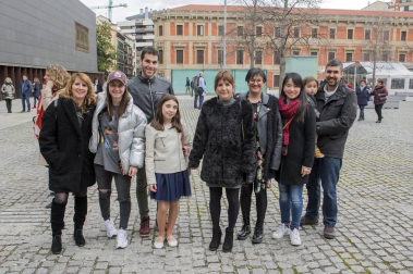 El musical 'West Side Story' aterrizó en Baluarte para deleite de los asistentes, que pudieron disfrutar de uno de los musicales más importantes del teatro universal. Grandes y pequeños se acercaron hasta el auditorio para disfrutar de la partitura de Leonard Bernstein, una de las mejores en la historia de los musicales.